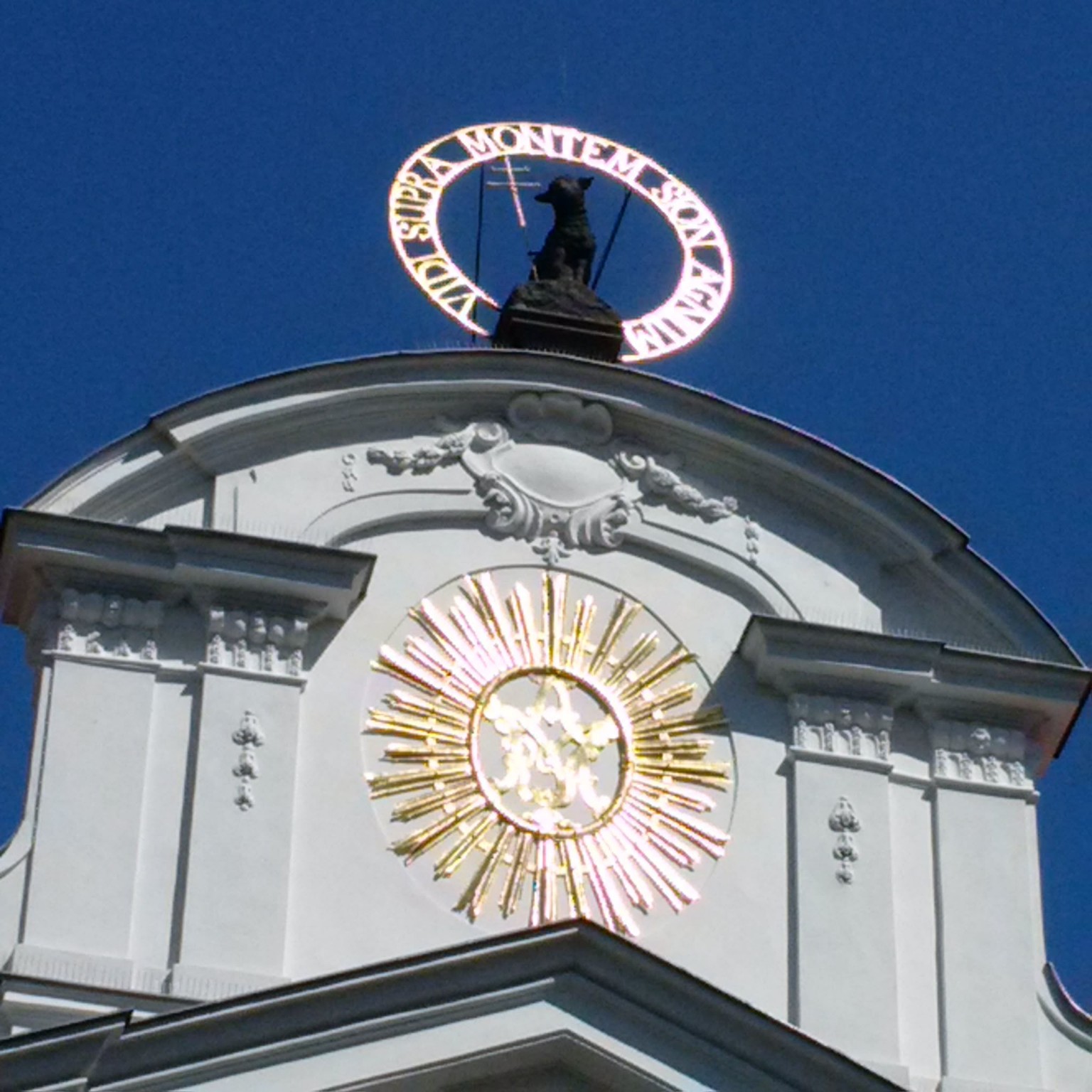 Paprsky v architektuře